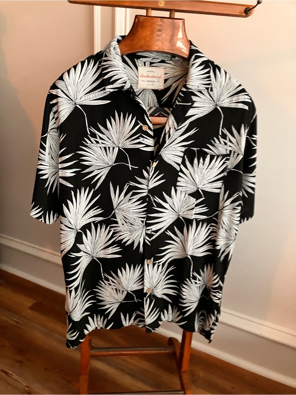 Weatherproof Vintage Men’s Black White Tropical Palm Hawaiian Camp Shirt